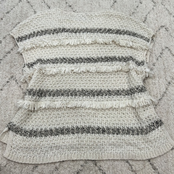 Loft Knit fringe top - Picture 5 of 5